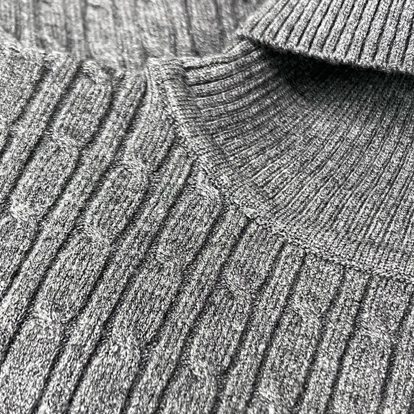 MEN'S Turtleneck Cable Knit Sweater
(Unisex) Size XS - Picture 4 of 4